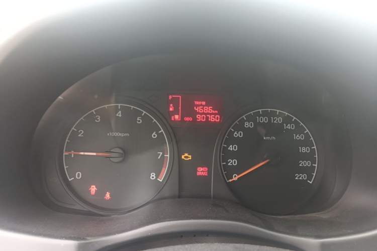 Used Hyundai Verna (older generation) 2014 1.4L Manual Smart GLS Trim Odometer Close Up