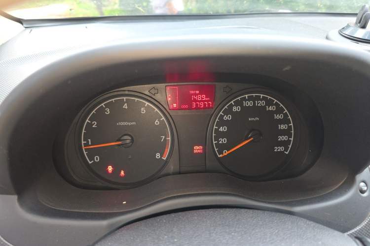 Used Hyundai Verna (older generation) 2014 1.4L Manual Smart GLS Trim Odometer Close Up