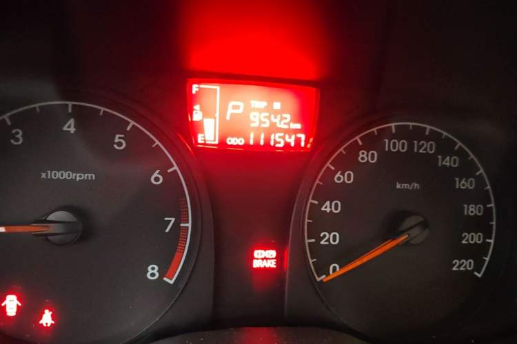 Used Hyundai Verna (older generation) 2014 1.4L Automatic Smart GLS Odometer Close Up