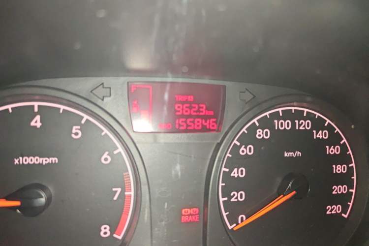 Used Hyundai Verna (older generation) 2014 1.4L Manual Smart GLS Trim Odometer Close Up