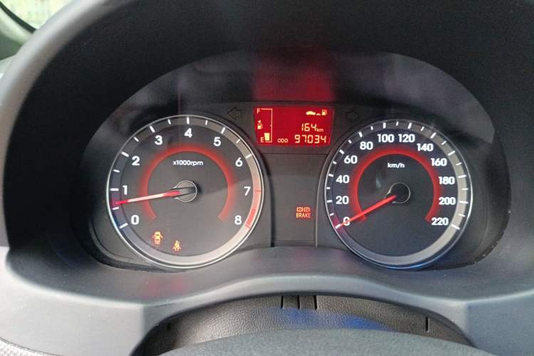 Used Hyundai Verna (older generation) 2014 1.4L Manual Smart GLS Trim Odometer Close Up