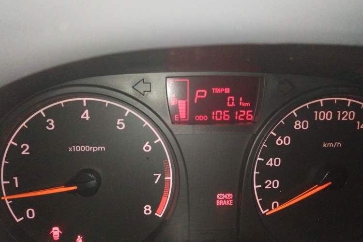 Used Hyundai Verna (older generation) 2014 1.4L Automatic Smart GLS Odometer Close Up