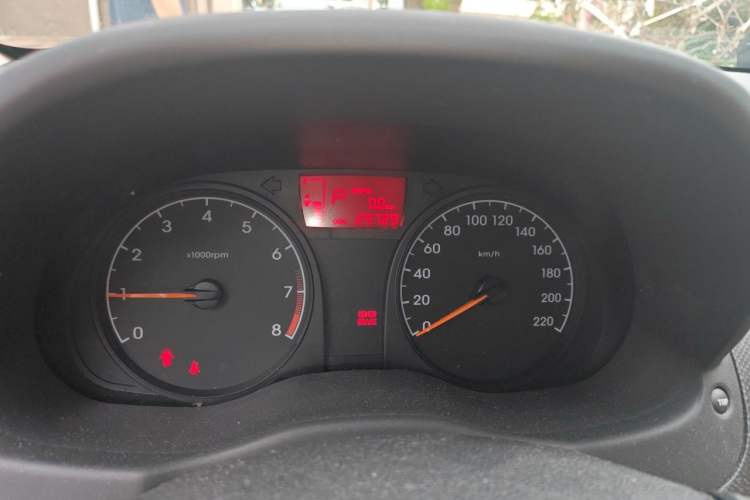 Used Hyundai Verna (older generation) 2014 1.4L Automatic Smart GLS Odometer Close Up