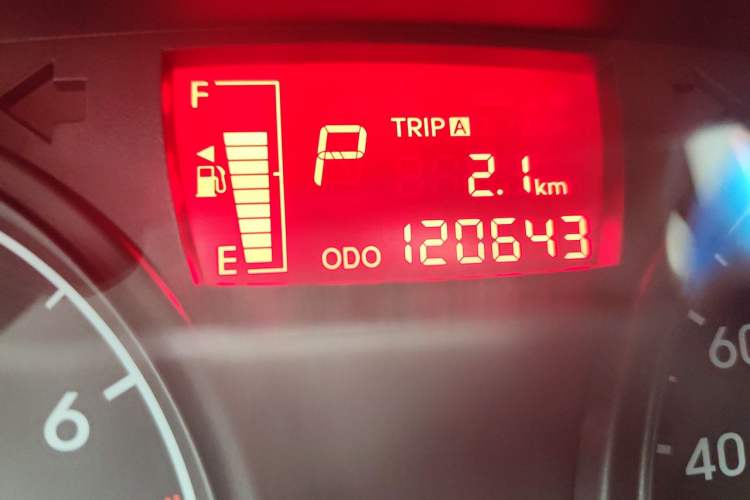 Used Hyundai Verna (older generation) 2014 1.4L Automatic Smart GLS Odometer Close Up