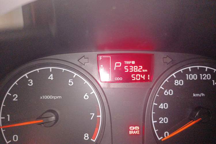 Used Hyundai Verna (older generation) 2014 1.4L Automatic Smart GLS Odometer Close Up
