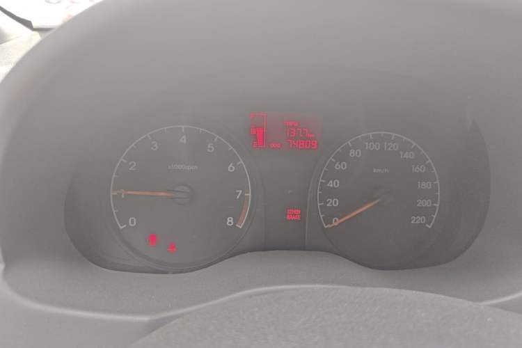 Used Hyundai Verna (older generation) 2014 1.4L Manual Smart GLS Trim Odometer Close Up