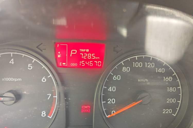 Used Hyundai Verna (older generation) 2014 1.4L Automatic Smart GLS Odometer Close Up