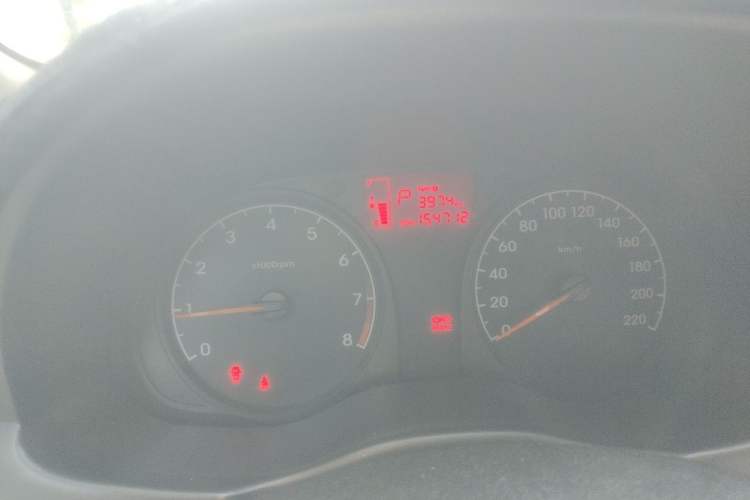 Used Hyundai Verna (older generation) 2014 1.4L Automatic Leading-Edge GLX Odometer Close Up
