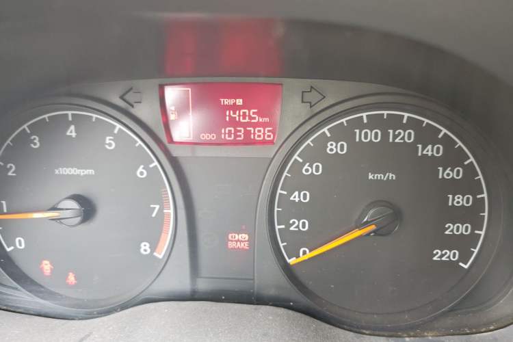 Used Hyundai Verna (older generation) 2014 1.4L Manual Smart GLS Trim Odometer Close Up