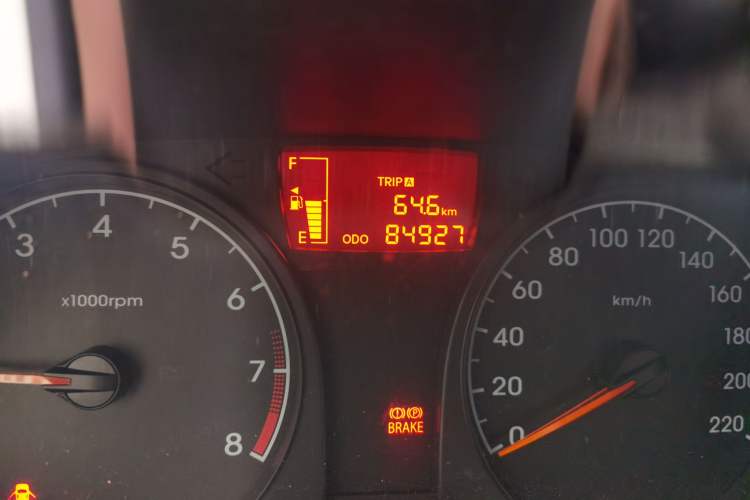 Used Hyundai Verna (older generation) 2014 1.4L Manual Smart GLS Trim Odometer Close Up