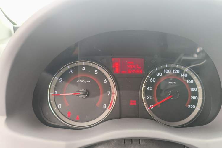 Used Hyundai Verna (older generation) 2014 1.4L Manual Top-Tier Model TOP Odometer Close Up