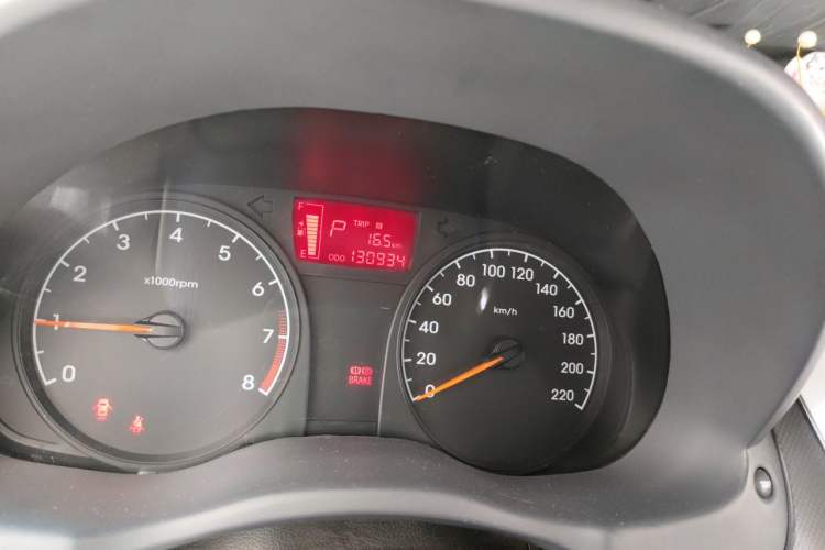 Used Hyundai Verna (older generation) 2014 1.4L Automatic Smart GLS Odometer Close Up