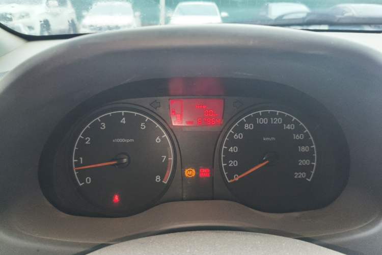 Used Hyundai Verna (older generation) 2014 1.4L Manual Smart GLS Trim Odometer Close Up