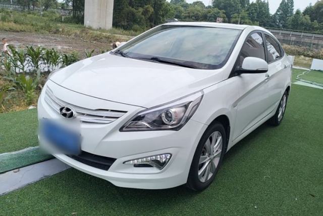 Used Hyundai Verna (older generation) 2014 1.4L Manual Top-Tier Model TOP