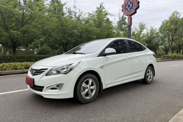 Used Hyundai Verna (older generation) 2014 1.4L Manual Smart GLS Trim