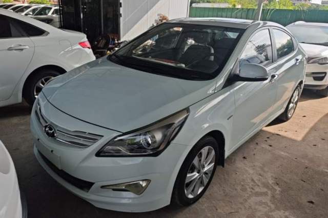 Hyundai Verna (older generation) 2014 1.4L Manual Top-Tier Model TOP usado