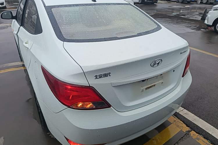 Used Hyundai Verna (older generation) 2014 1.4L Manual Smart GLS Trim Rear