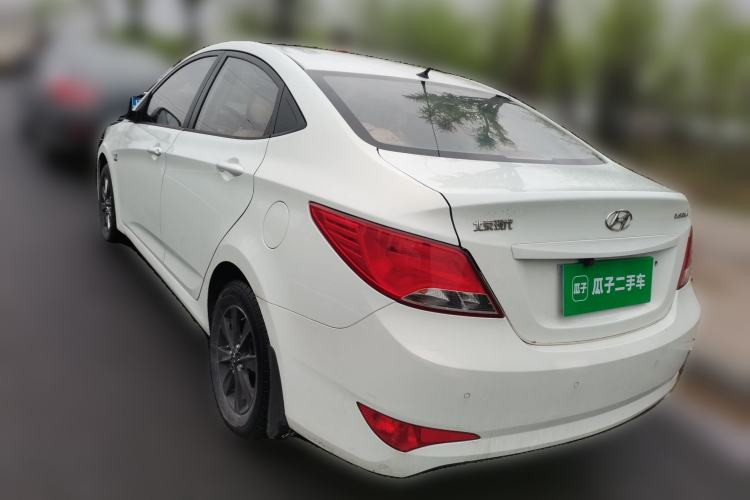 Used Hyundai Verna (older generation) 2014 1.4L Manual Smart GLS Trim Rear Left 45 Deg