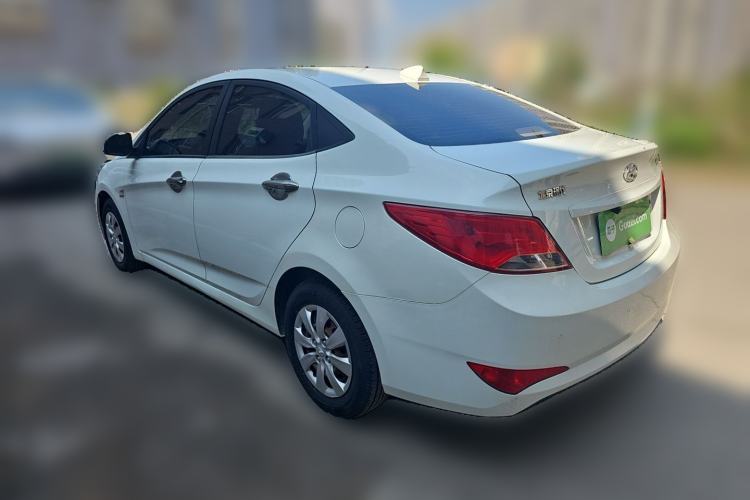 Used Hyundai Verna (older generation) 2014 1.4L Manual Smart GLS Trim Rear Left 45 Deg