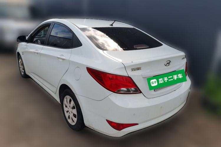 Used Hyundai Verna (older generation) 2014 1.4L Manual Smart GLS Trim Rear Left 45 Deg