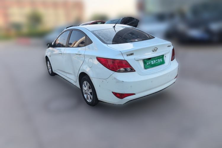 Used Hyundai Verna (older generation) 2014 1.4L Manual Smart GLS Trim Rear Left 45 Deg