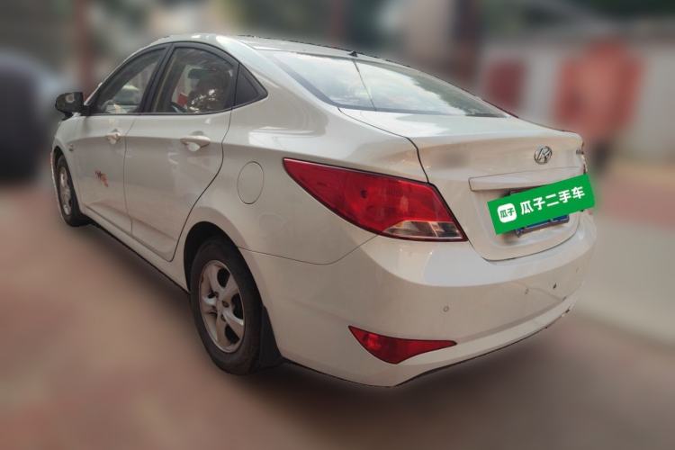 Used Hyundai Verna (older generation) 2014 1.4L Manual Smart GLS Trim Rear Left 45 Deg