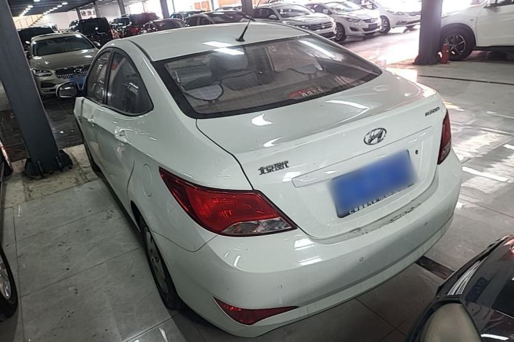 Used Hyundai Verna (older generation) 2014 1.4L Automatic Smart GLS Rear Left 45 Deg