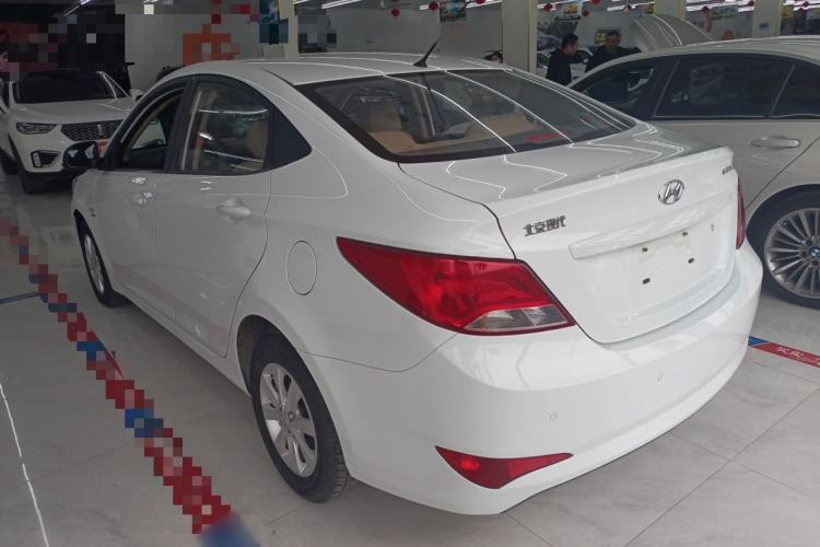 Used Hyundai Verna (older generation) 2014 1.4L Manual Smart GLS Trim Rear Left 45 Deg