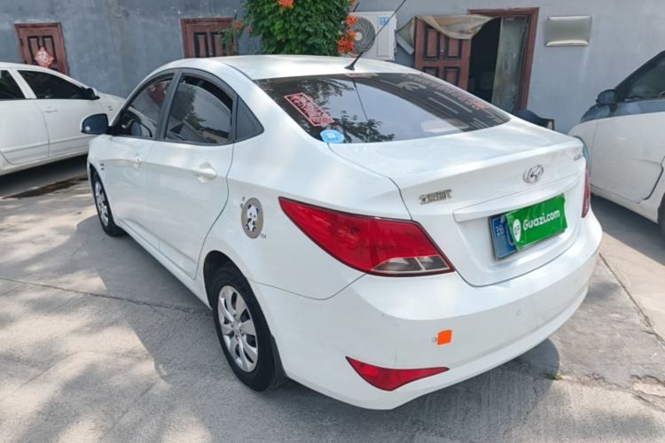 Used Hyundai Verna (older generation) 2014 1.4L Manual Smart GLS Trim Rear Left 45 Deg