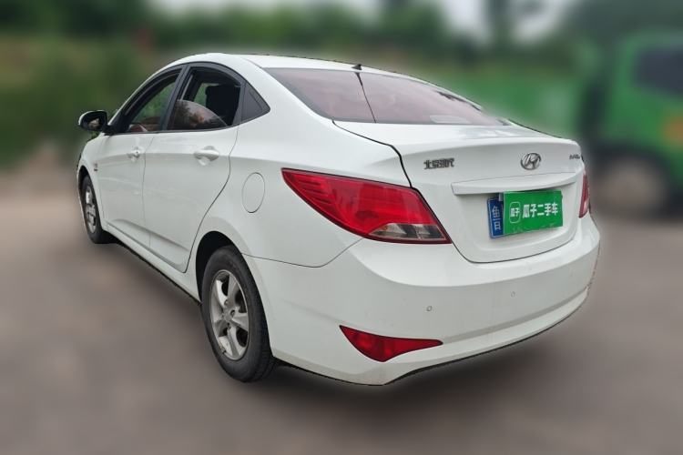 Used Hyundai Verna (older generation) 2014 1.4L Automatic Smart GLS Rear Left 45 Deg