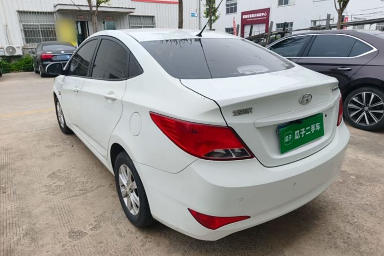 Used Hyundai Verna (older generation) 2014 1.4L Manual Smart GLS Trim Rear Left 45 Deg