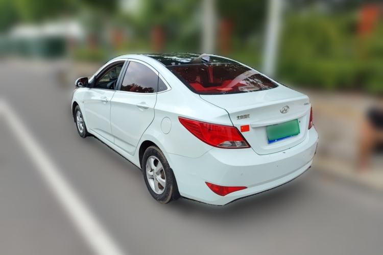 Used Hyundai Verna (older generation) 2014 1.4L Manual Smart GLS Trim Rear Left 45 Deg