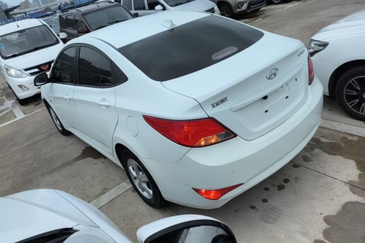 Used Hyundai Verna (older generation) 2014 1.4L Automatic Smart GLS Rear Left 45 Deg