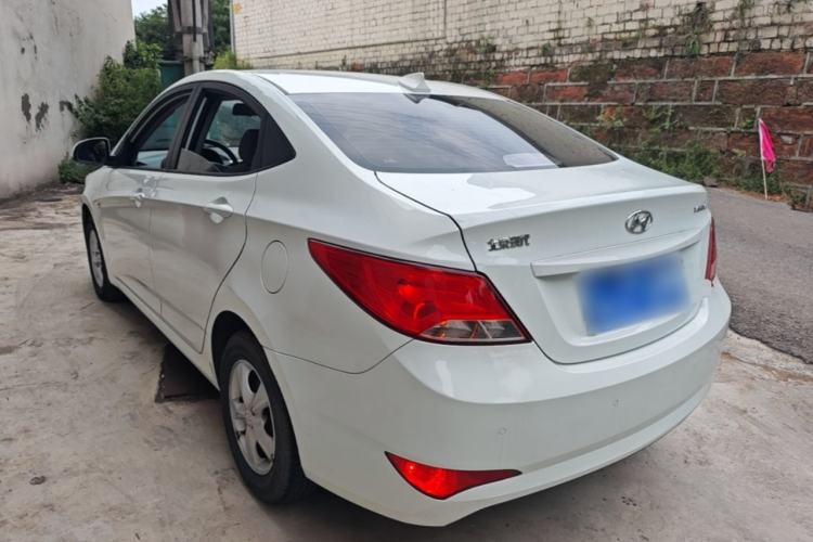 Used Hyundai Verna (older generation) 2014 1.4L Automatic Smart GLS Rear Left 45 Deg