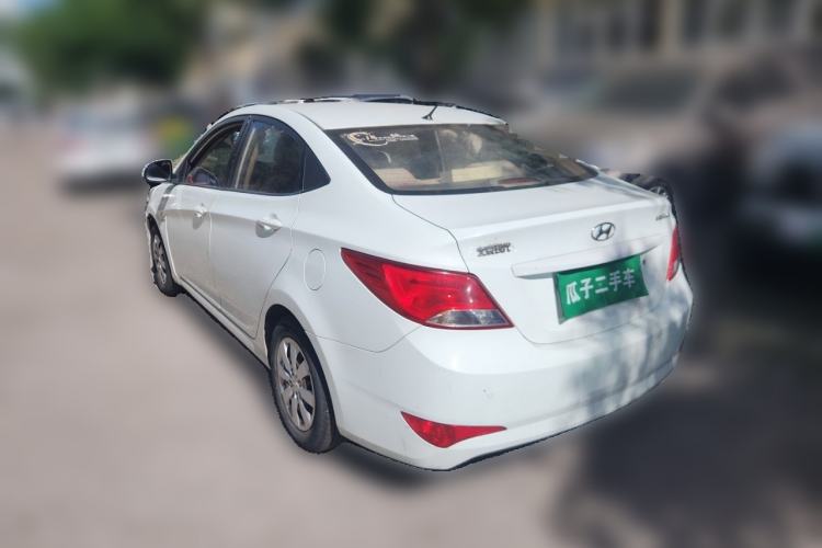 Used Hyundai Verna (older generation) 2014 1.4L Manual Smart GLS Trim Rear Left 45 Deg