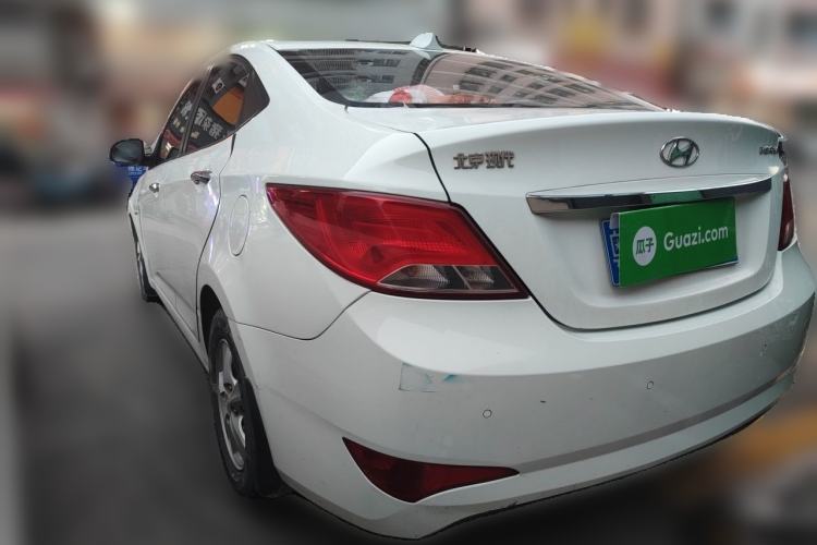 Used Hyundai Verna (older generation) 2014 1.4L Automatic Leading-Edge GLX Rear Left 45 Deg