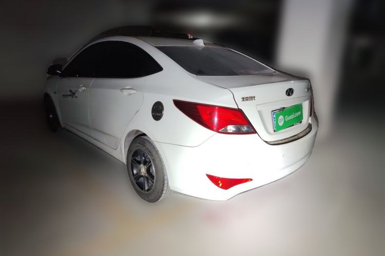 Used Hyundai Verna (older generation) 2014 1.4L Manual Smart GLS Trim Rear Left 45 Deg