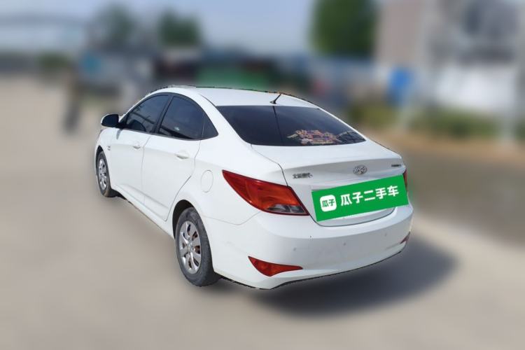 Used Hyundai Verna (older generation) 2014 1.4L Manual Smart GLS Trim Rear Left 45 Deg