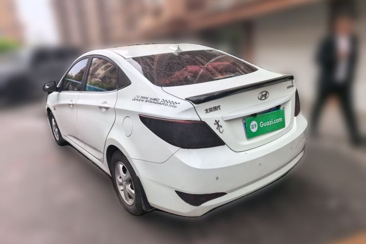 Used Hyundai Verna (older generation) 2014 1.4L Manual Smart GLS Trim Rear Left 45 Deg