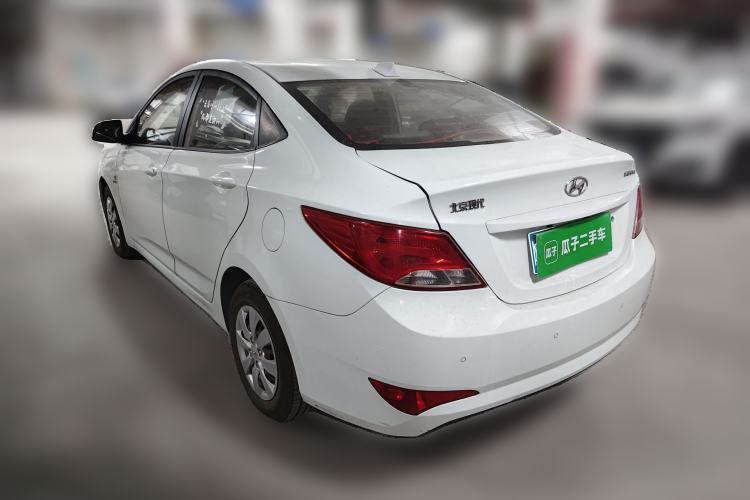 Used Hyundai Verna (older generation) 2014 1.4L Manual Smart GLS Trim Rear Left 45 Deg