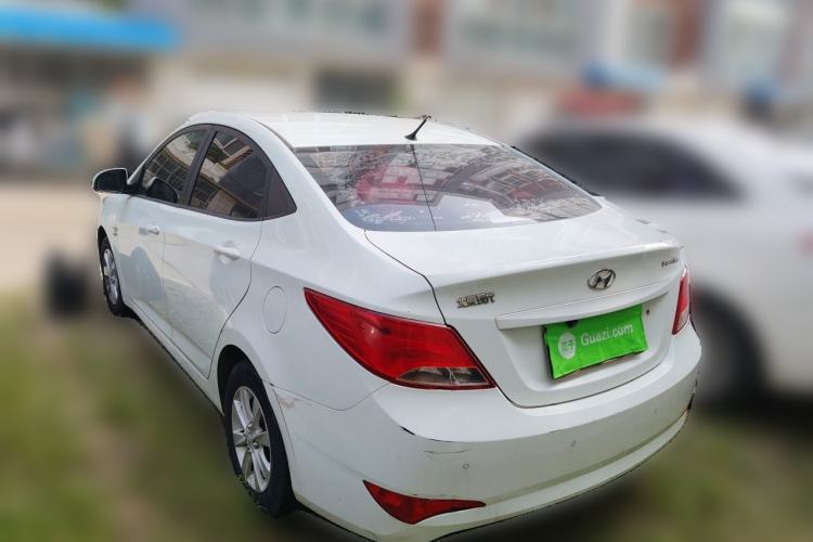 Used Hyundai Verna (older generation) 2014 1.4L Manual Smart GLS Trim Rear Left 45 Deg