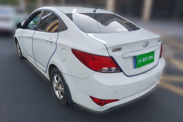 Used Hyundai Verna (older generation) 2014 1.4L Automatic Smart GLS Rear Left 45 Deg