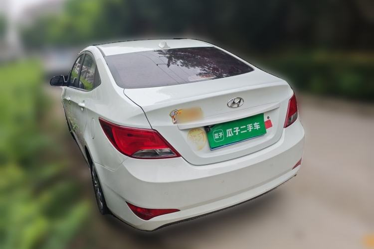 Used Hyundai Verna (older generation) 2014 1.4L Manual Smart GLS Trim Rear Left 45 Deg