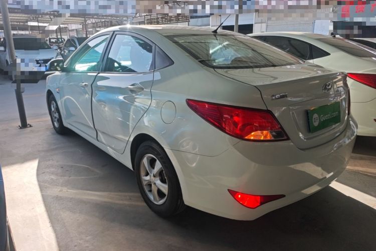 Used Hyundai Verna (older generation) 2014 1.4L Manual Smart GLS Trim Rear Left 45 Deg