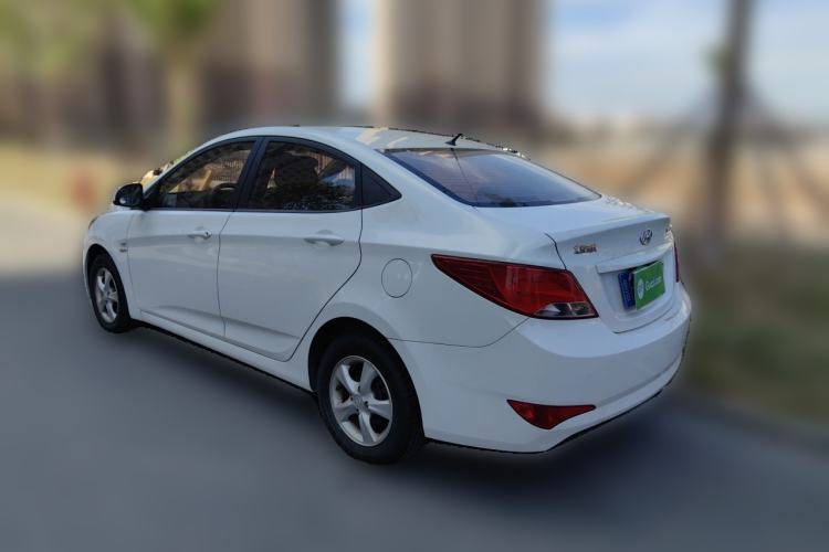 Used Hyundai Verna (older generation) 2014 1.4L Manual Smart GLS Trim Rear Left 45 Deg