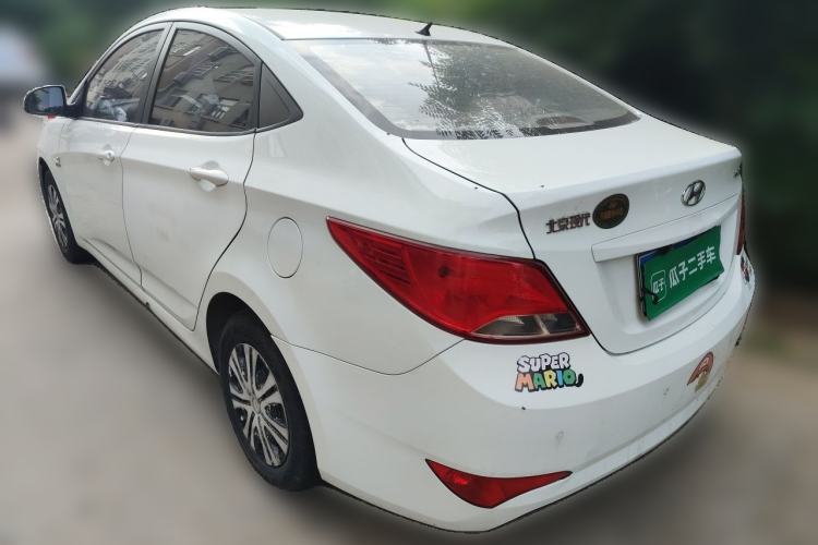 Used Hyundai Verna (older generation) 2014 1.4L Manual Smart GLS Trim Rear Left 45 Deg