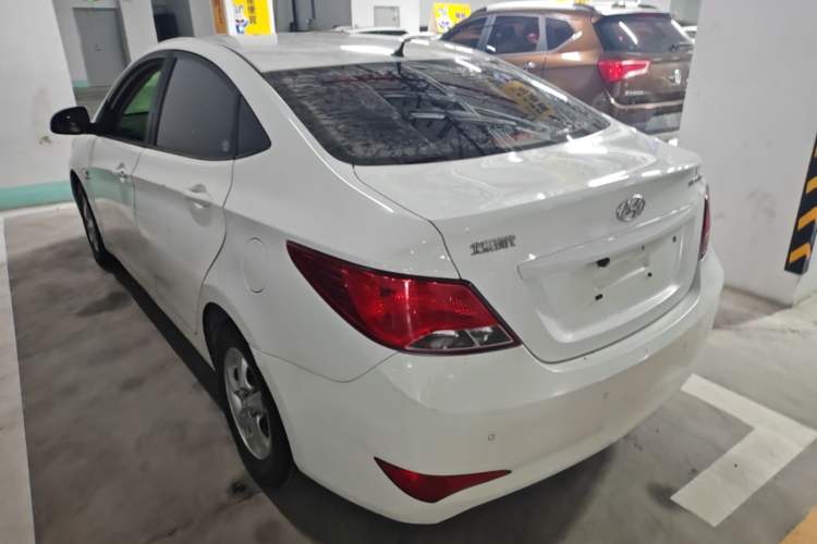 Used Hyundai Verna (older generation) 2014 1.4L Automatic Smart GLS Rear Left 45 Deg