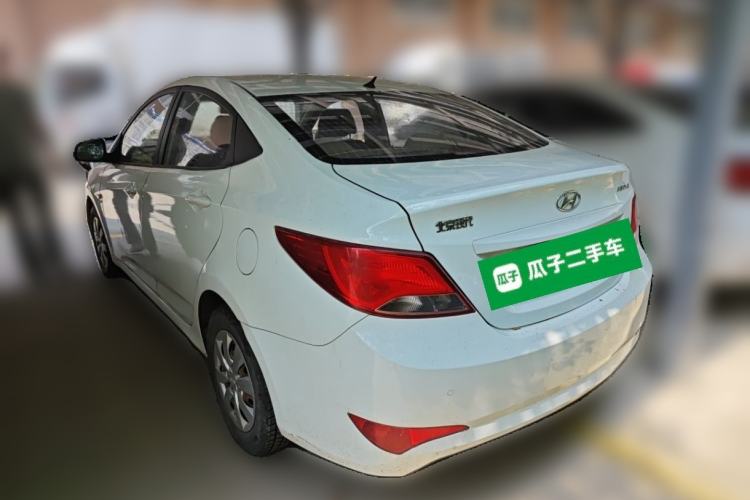 Used Hyundai Verna (older generation) 2014 1.4L Manual Smart GLS Trim Rear Left 45 Deg