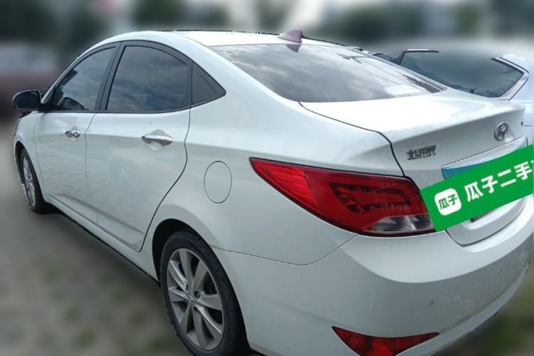Used Hyundai Verna (older generation) 2014 1.4L Manual Top-Tier Model TOP Rear Left 45 Deg