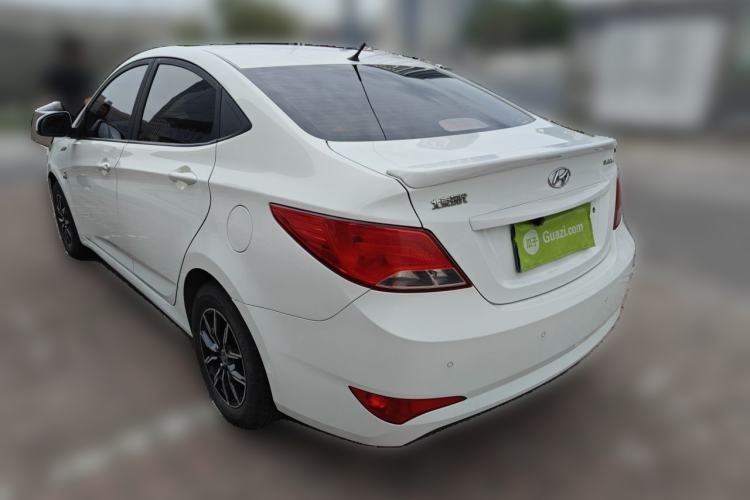 Used Hyundai Verna (older generation) 2014 1.4L Manual Smart GLS Trim Rear Left 45 Deg